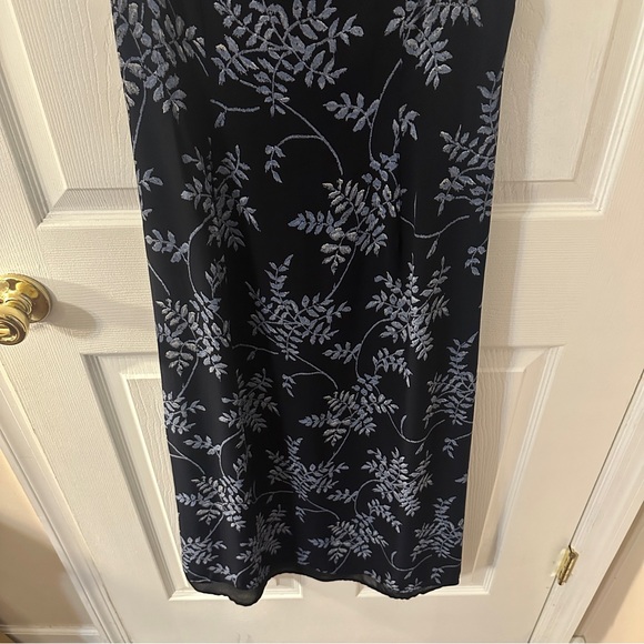 Ann Taylor Elegant Navy and Light Blue Floral Dress - Picture 3 of 5